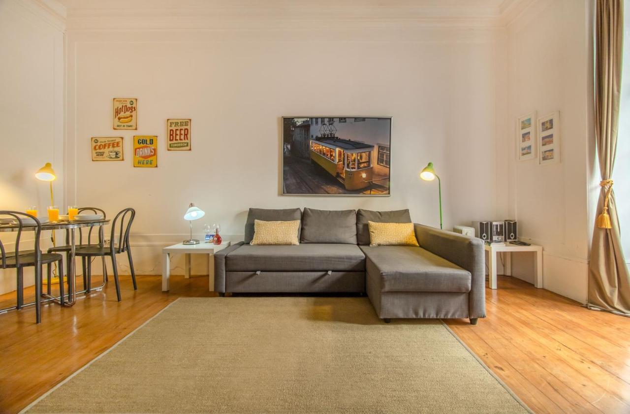Chiado Balcony Apartment Lisbona Esterno foto