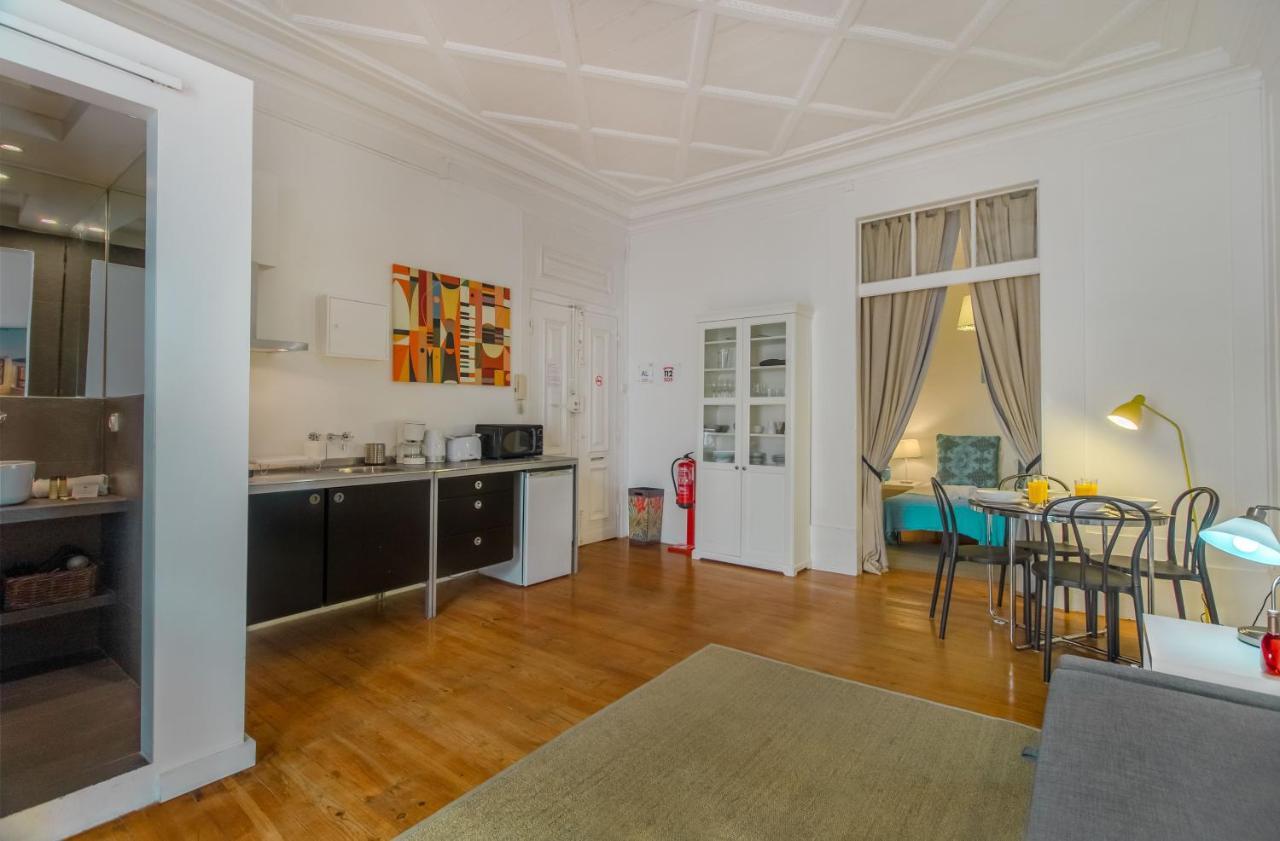 Chiado Balcony Apartment Lisbona Esterno foto